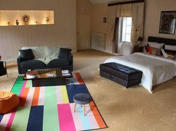 Chateau De La Touche Bed & Breakfast Savigny-Levescault Exterior photo