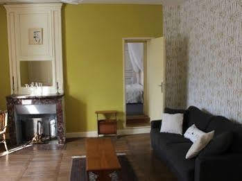 Chateau De La Touche Bed & Breakfast Savigny-Levescault Exterior photo